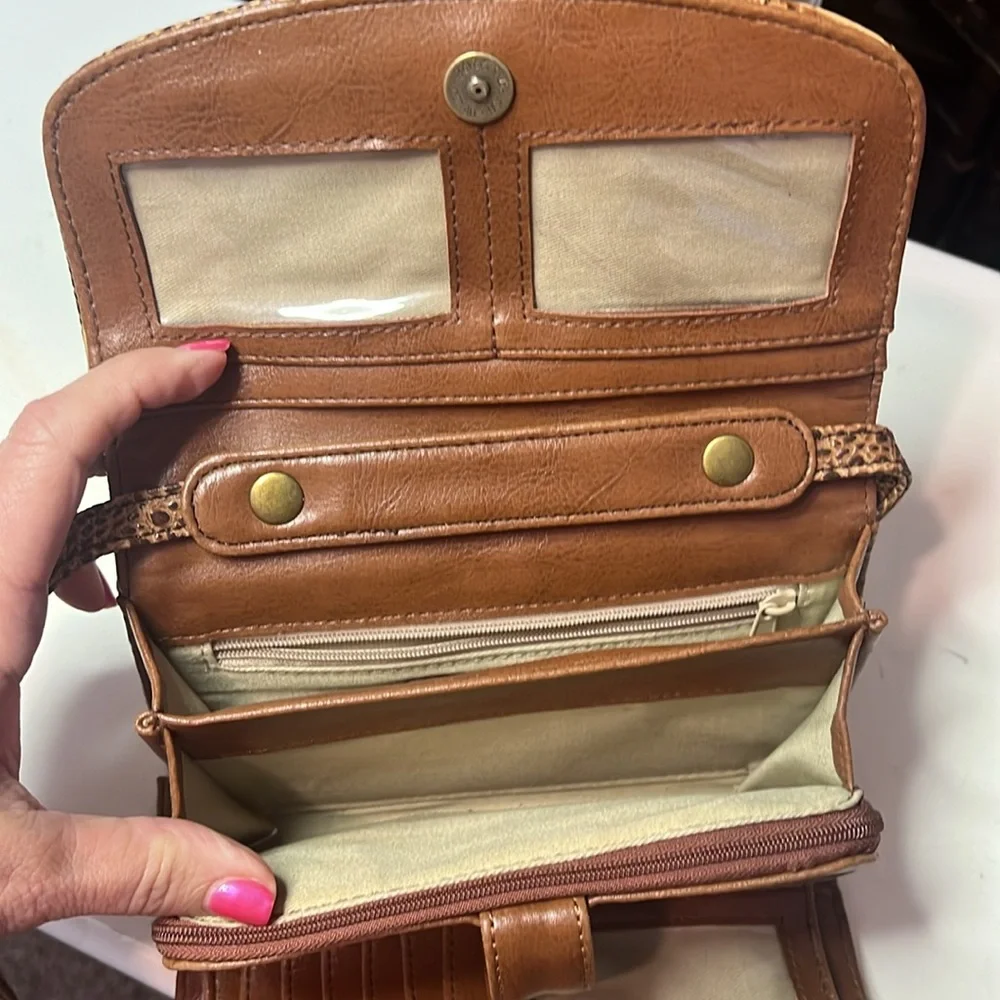 Coldwater Creek Purse Wallet Cross Body Bag Card Organizer Tan Brown - Picture 5 of 12